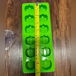 Set of 3 pumpkin silicone molds